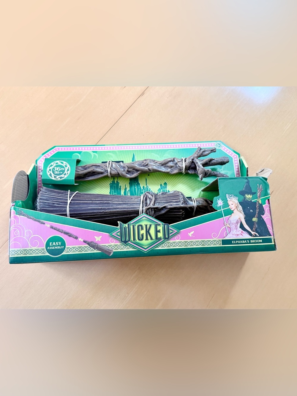 Wicked Elphaba Broom Playset - Green and Pink
